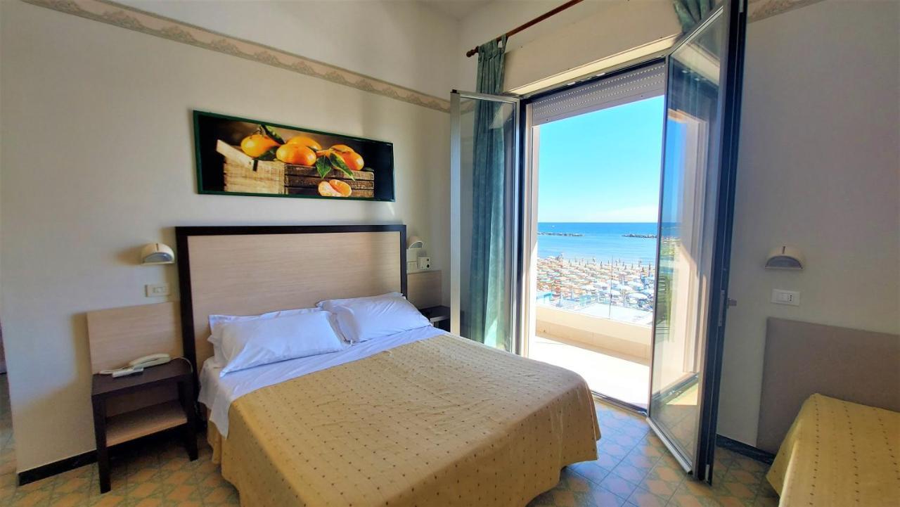 Miomar Beach Hotel Cesenatico Esterno foto