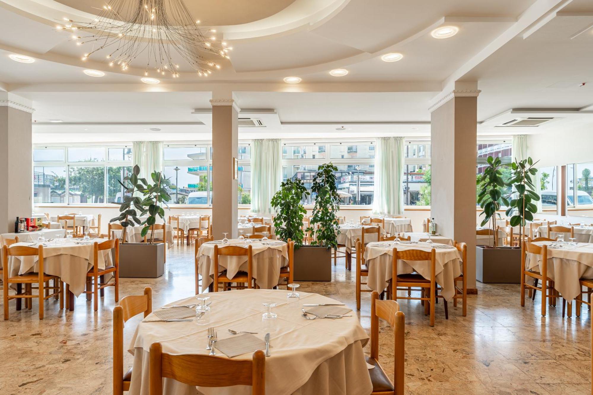 Miomar Beach Hotel Cesenatico Esterno foto