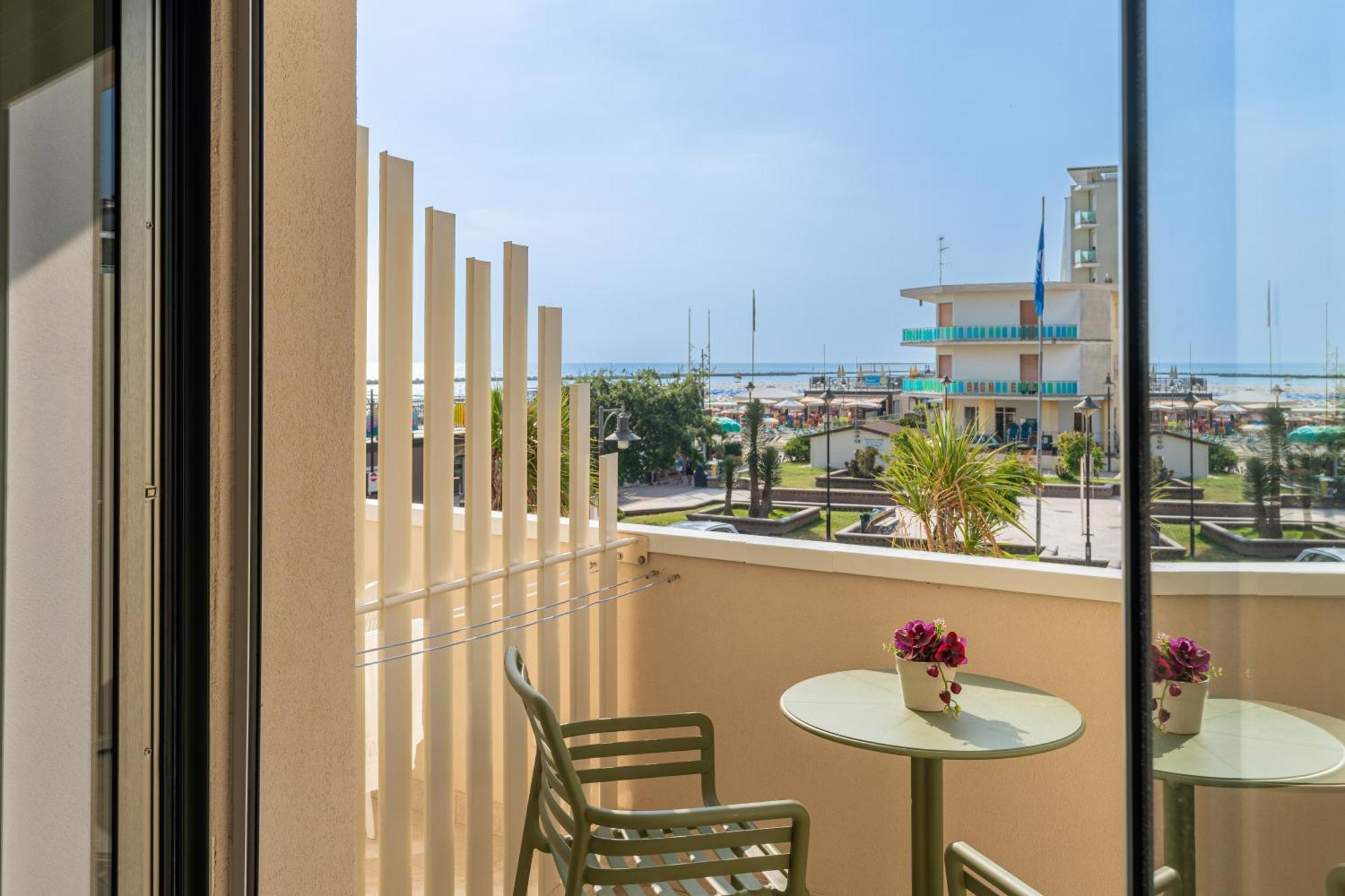 Miomar Beach Hotel Cesenatico Esterno foto