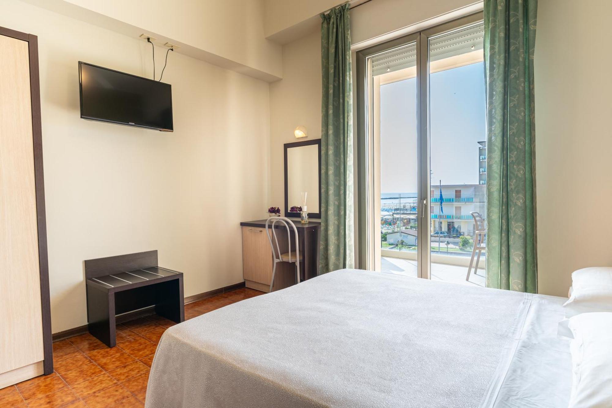 Miomar Beach Hotel Cesenatico Esterno foto